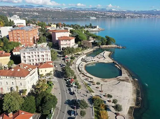 Olea Villa Ika
